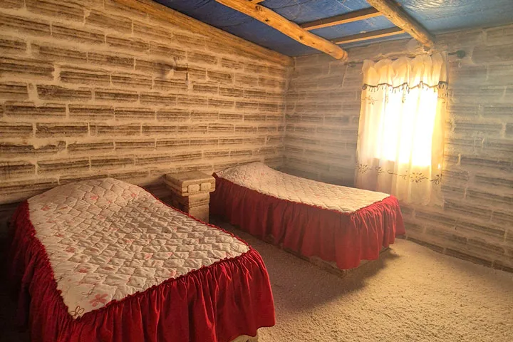 4 Days, 3 Nights Uyuni Salt Flats Tour with Private Rooms (Departure from San Pedro de Atacama)